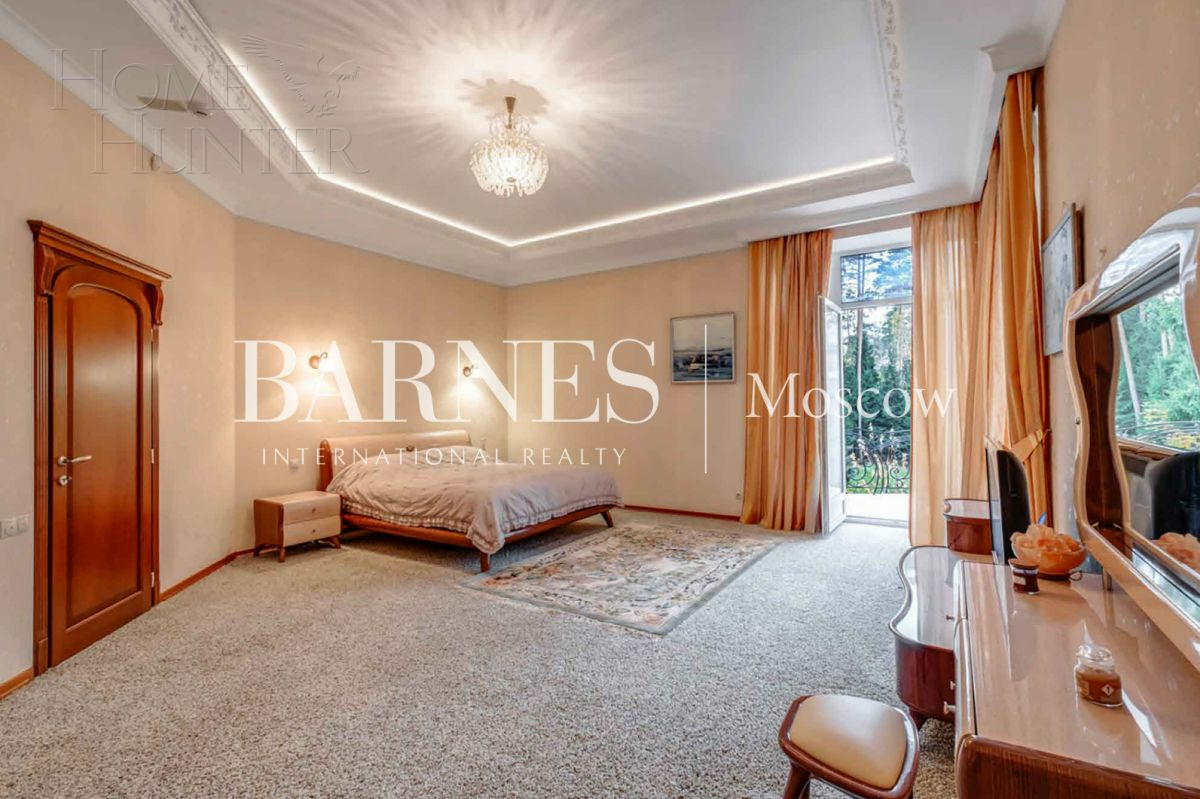 2-этажный коттедж 1 300 м² с отделкой