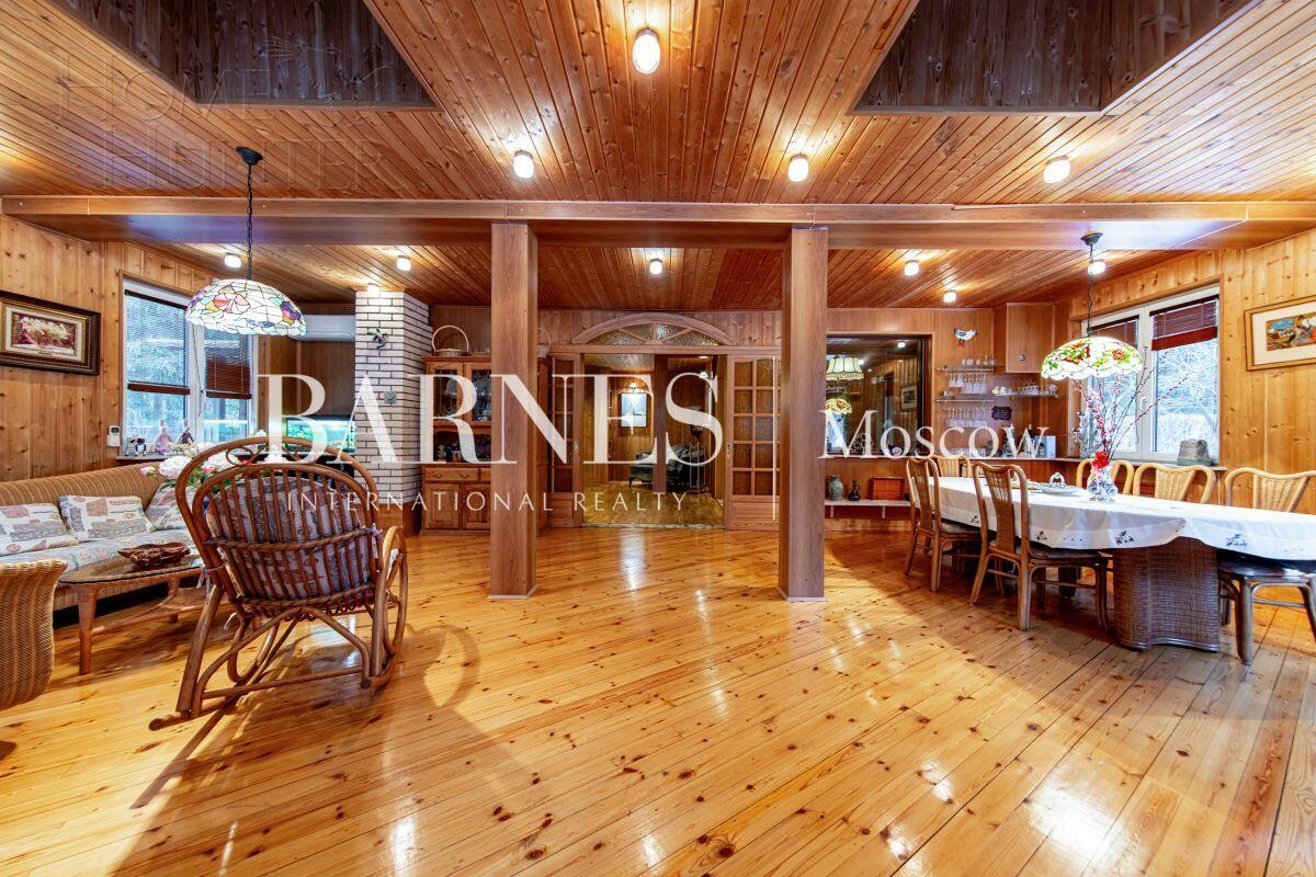 3-этажный коттедж 650 м² с отделкой