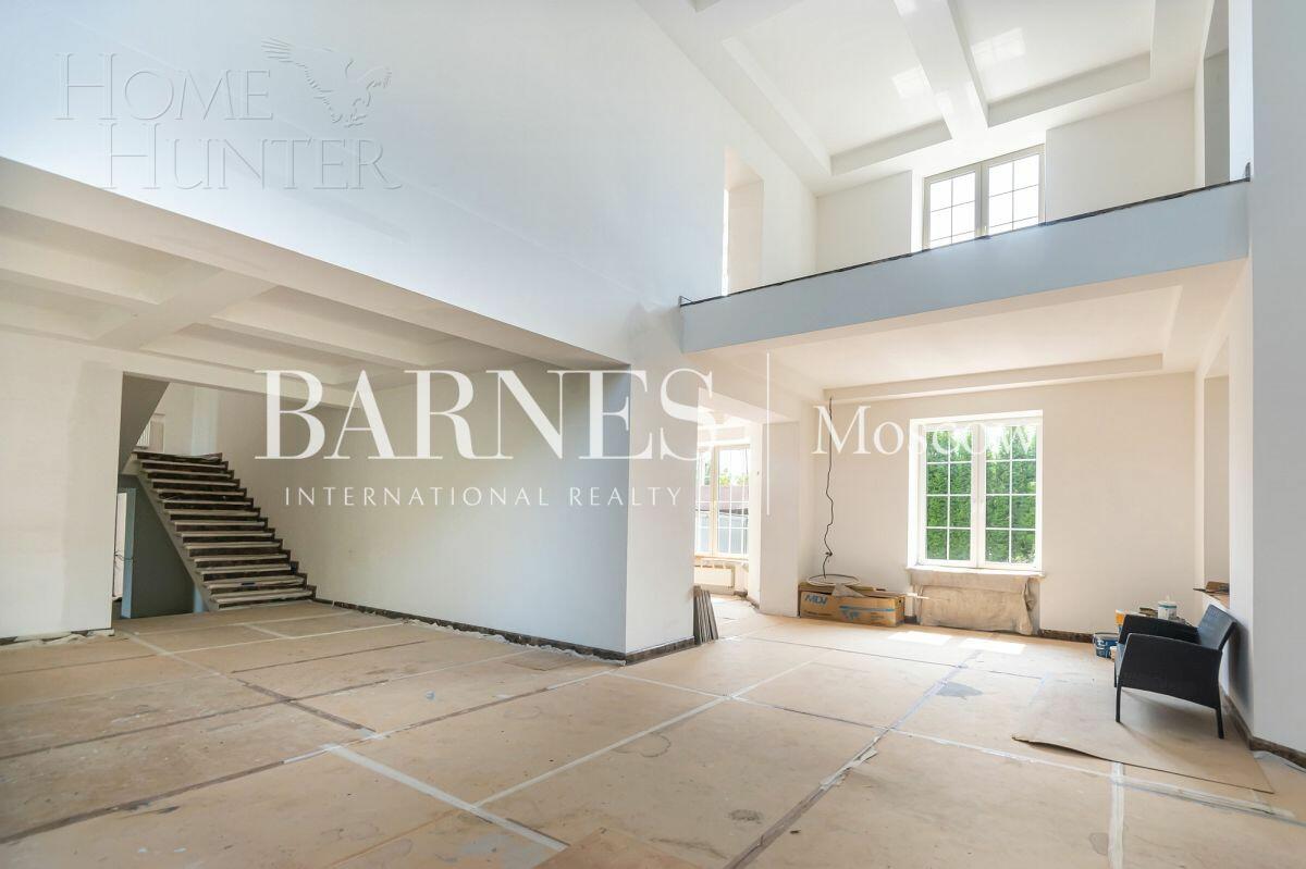 3-этажный коттедж 1 162 м² с отделкой