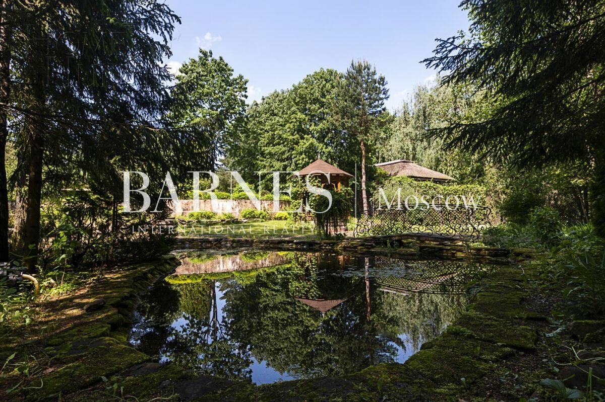 2-этажный коттедж 782.7 м² с отделкой