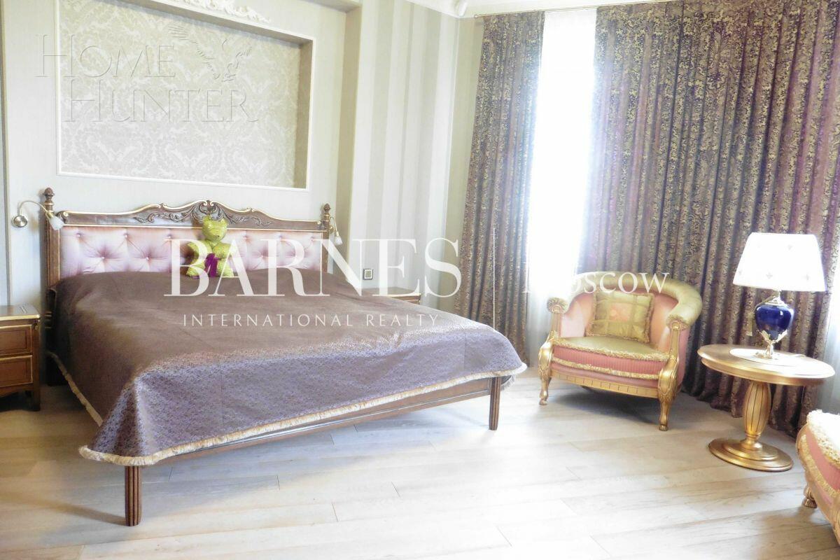 2-этажный коттедж 1 180 м² с отделкой