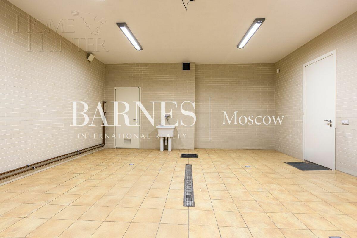 3-этажный таунхаус 430 м² с отделкой