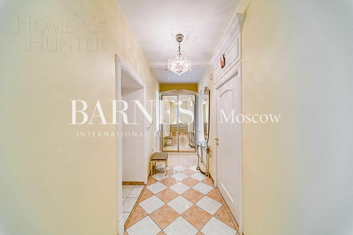 3-этажный коттедж 740 м² с отделкой