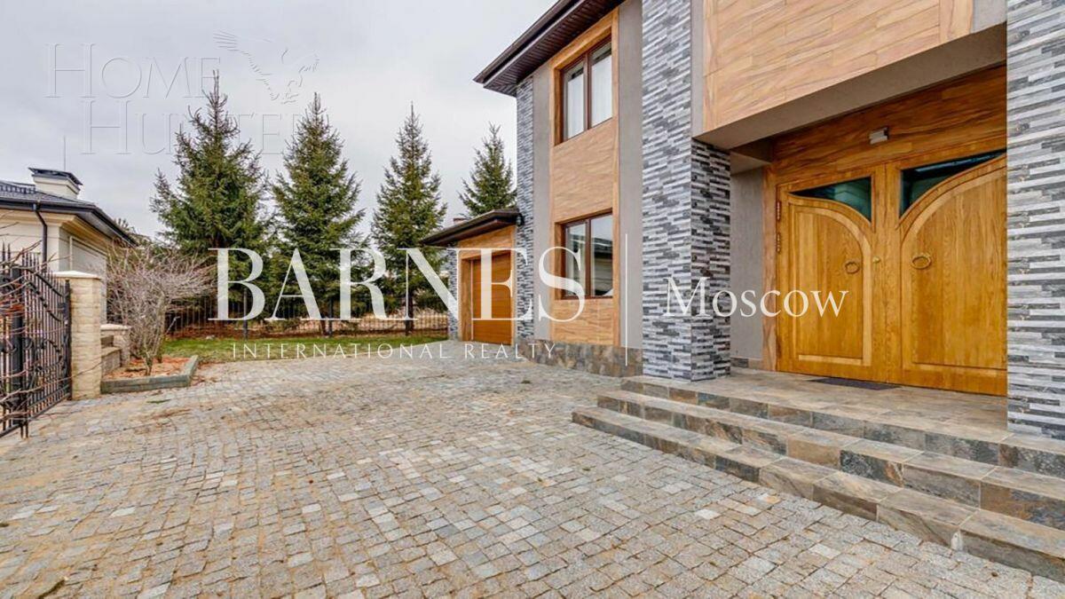 2-этажный коттедж 305 м² с отделкой
