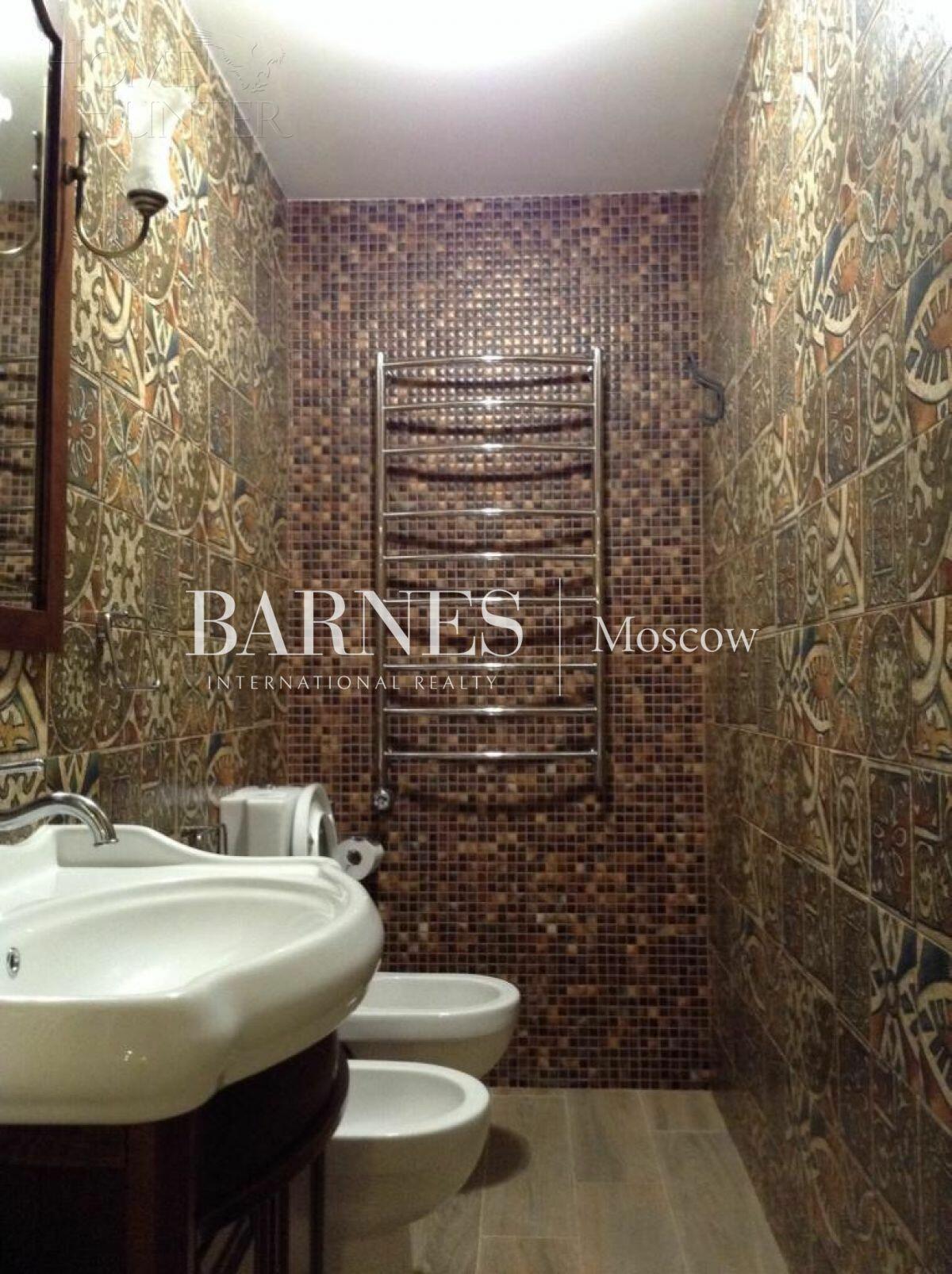 3-этажный коттедж 400 м² с отделкой