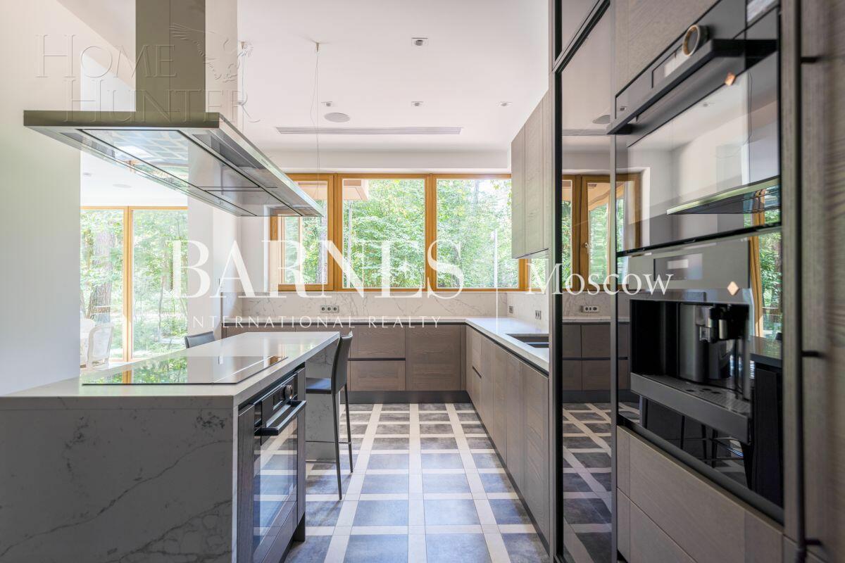 2-этажный коттедж 1 330 м² с отделкой