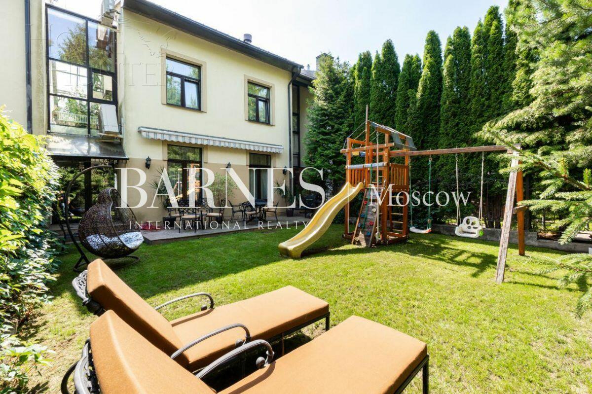 2-этажный таунхаус 330 м² с отделкой