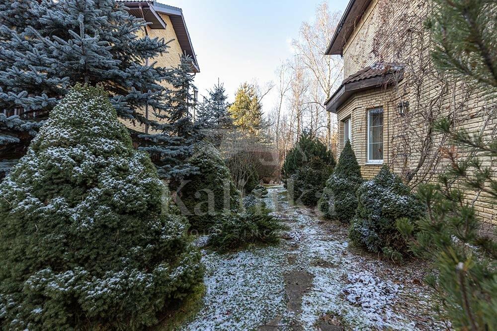 2-этажный коттедж 300 м² с отделкой