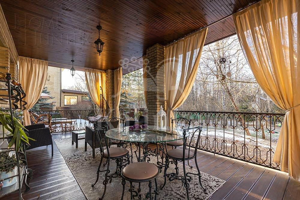 2-этажный коттедж 300 м² с отделкой