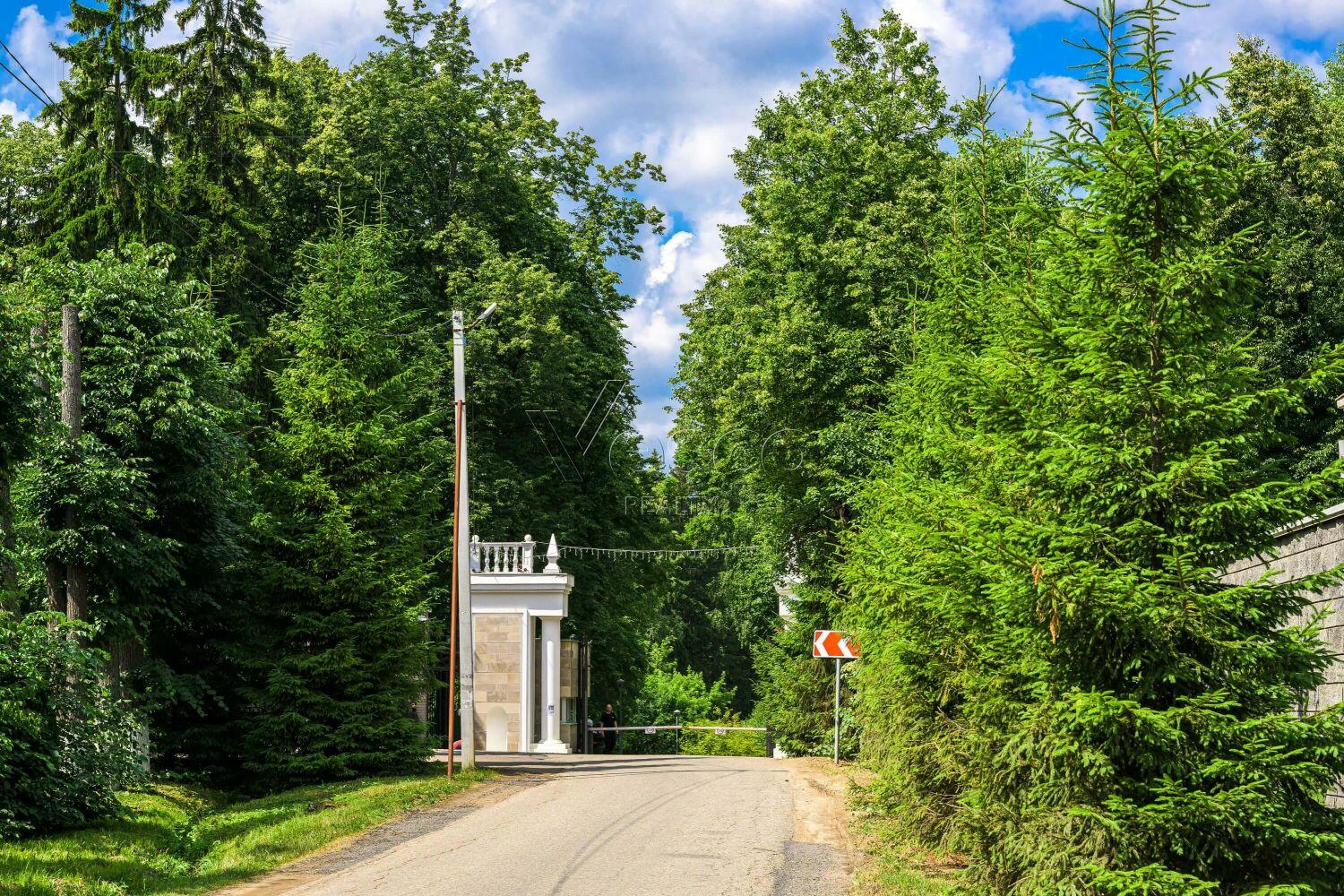 Участок 43.7 сот. в охраняемом поселке