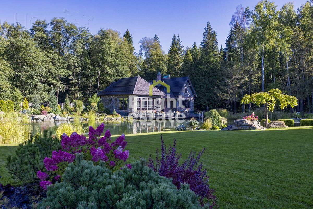 2-этажный коттедж 2 327 м² без отделки