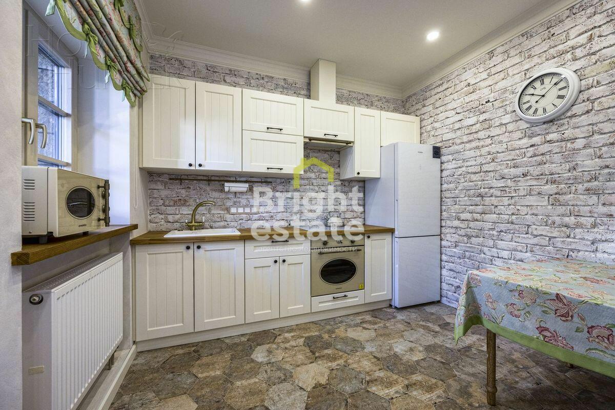 2-этажный коттедж 2 327 м² без отделки