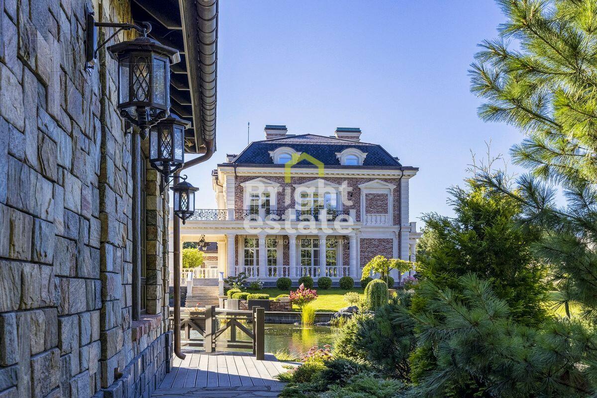 2-этажный коттедж 2 327 м² без отделки