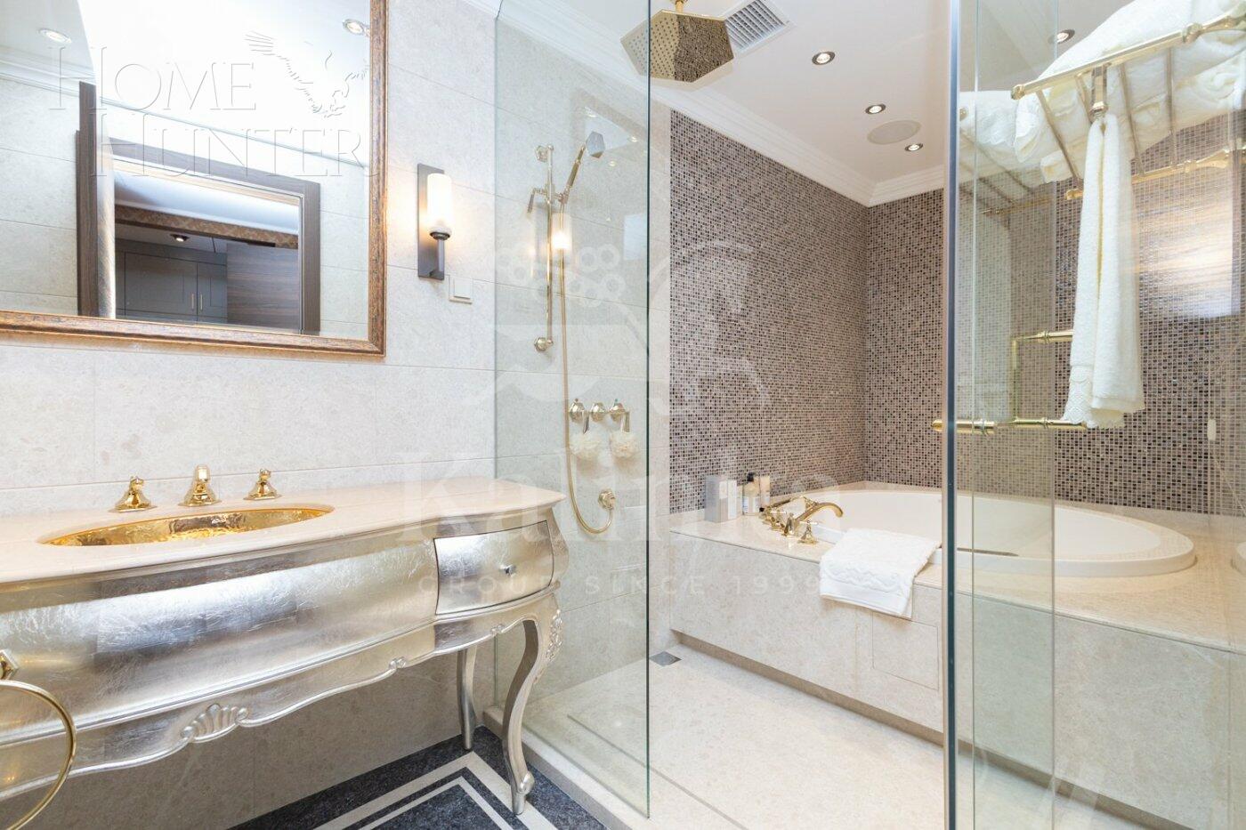 4-КОМН. КВАРТИРА С ОТДЕЛКОЙ 244 М² НА 4 ЭТАЖЕ