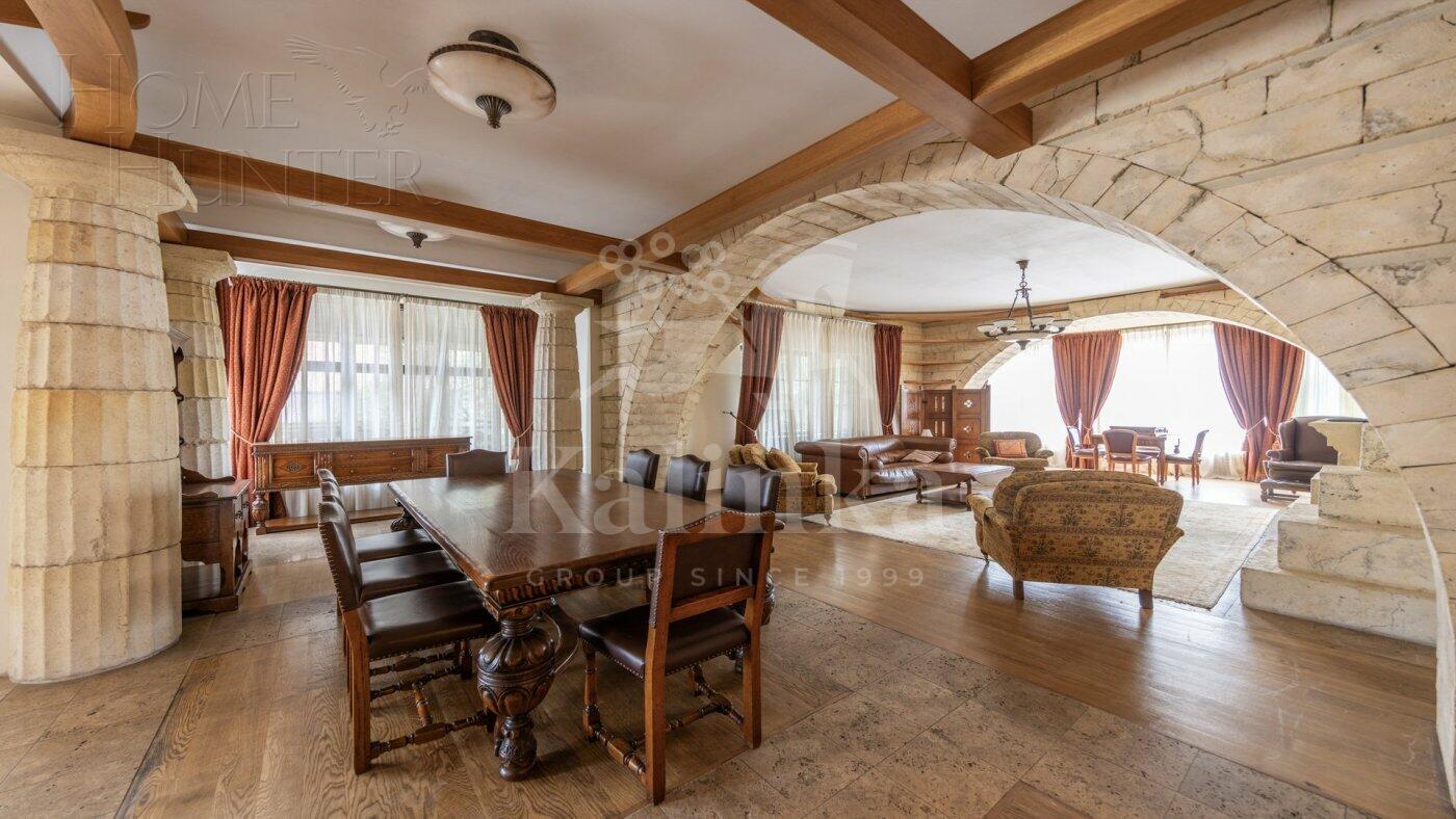 2-этажный коттедж 720 м² с отделкой