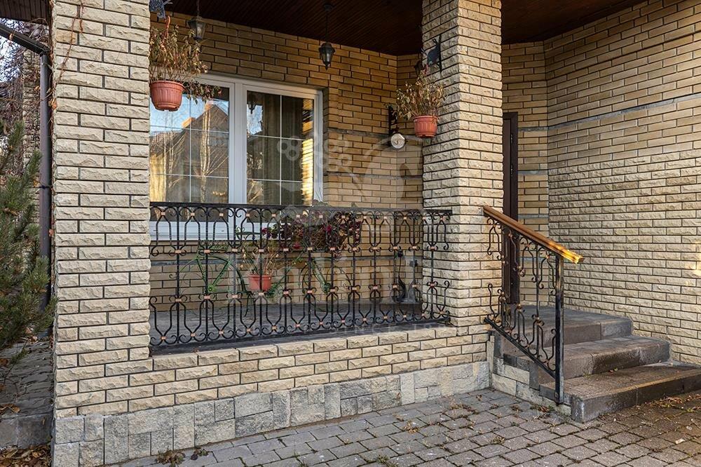 2-этажный коттедж 300 м² с отделкой