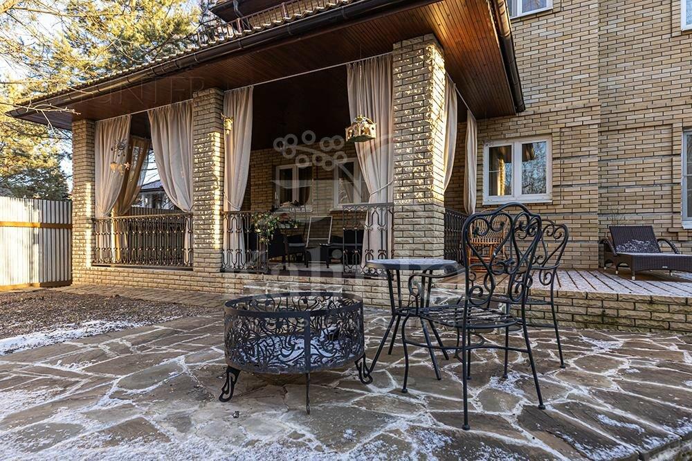 2-этажный коттедж 300 м² с отделкой