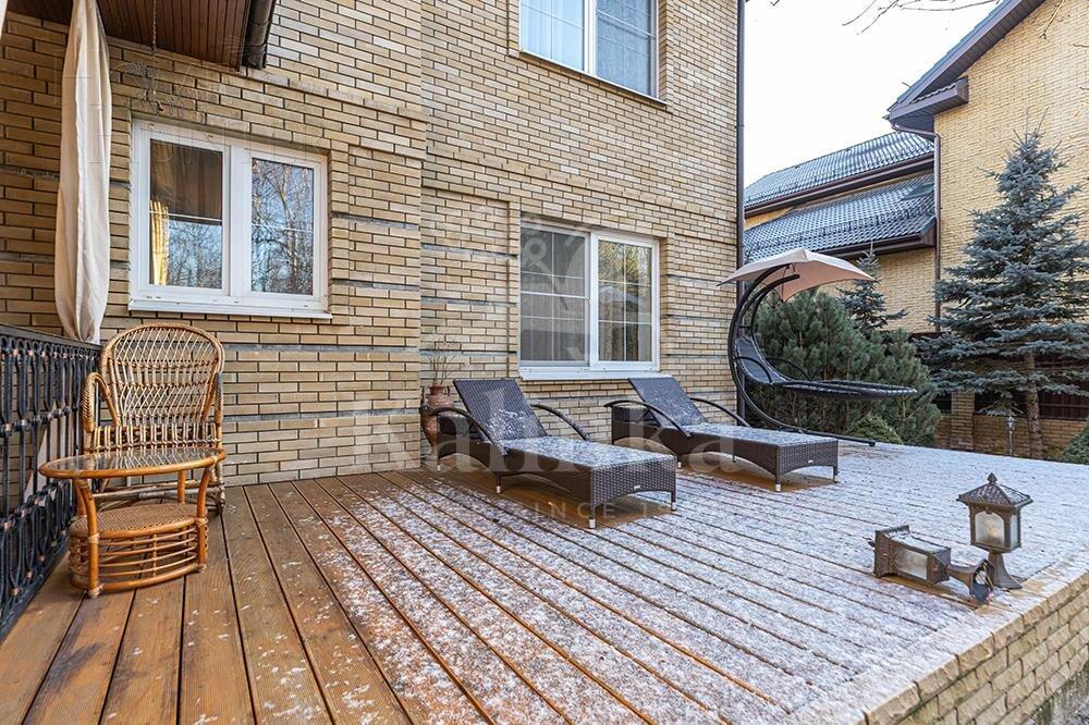 2-этажный коттедж 300 м² с отделкой