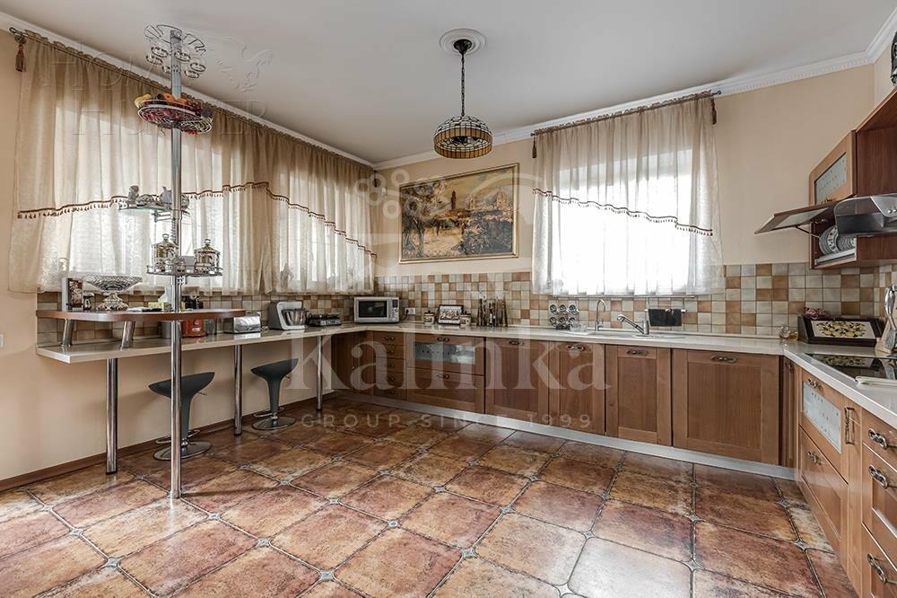 2-этажный коттедж 300 м² с отделкой