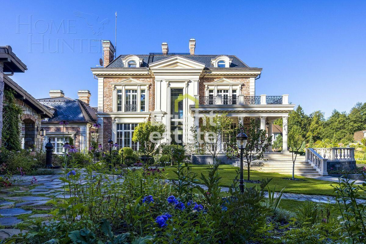 2-этажный коттедж 2 327 м² без отделки