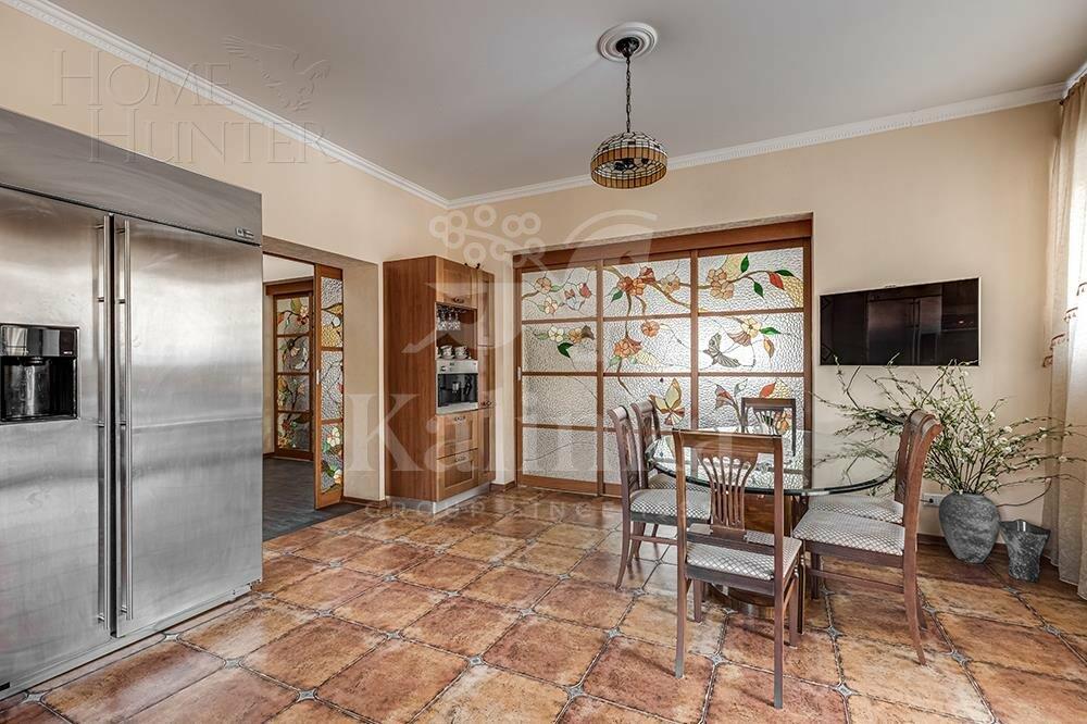 2-этажный коттедж 300 м² с отделкой