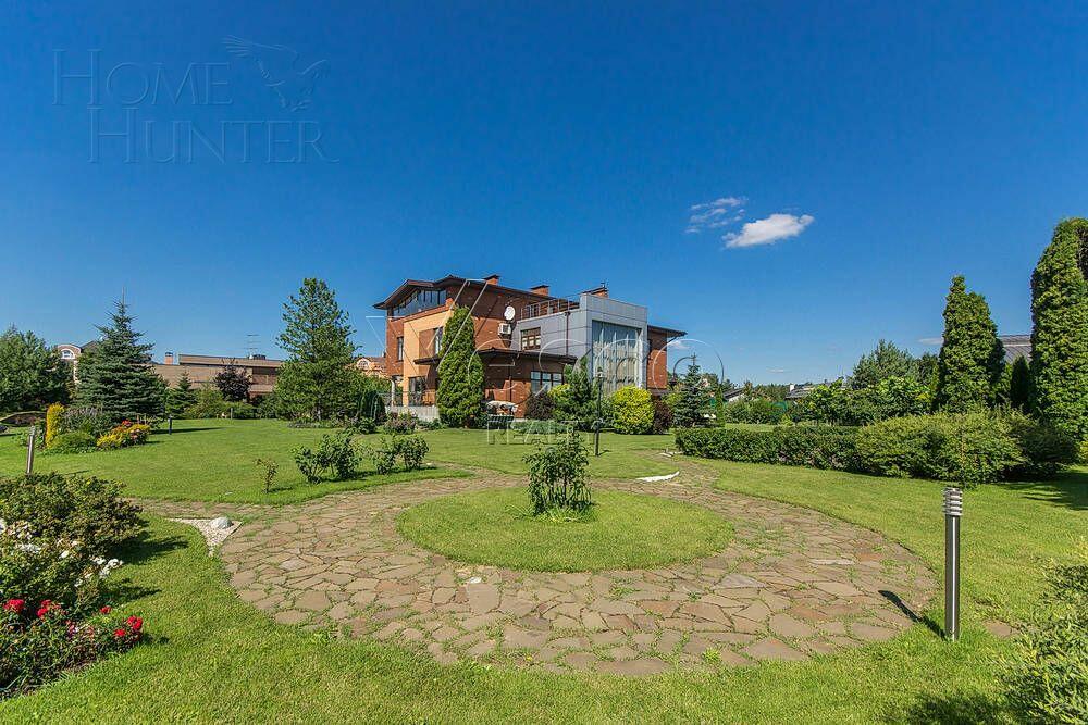 3-этажный коттедж 980 м² с отделкой