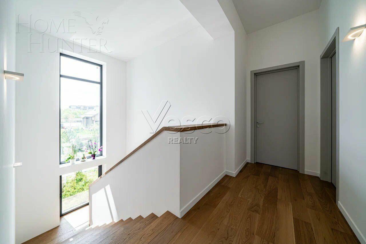 2-этажный коттедж 350 м² с отделкой