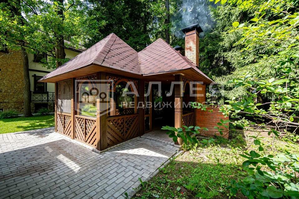 3-этажный коттедж 633 м² с отделкой