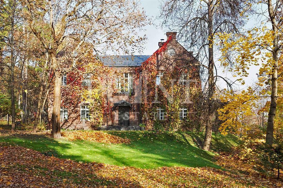 2-этажный коттедж 628 м² с отделкой