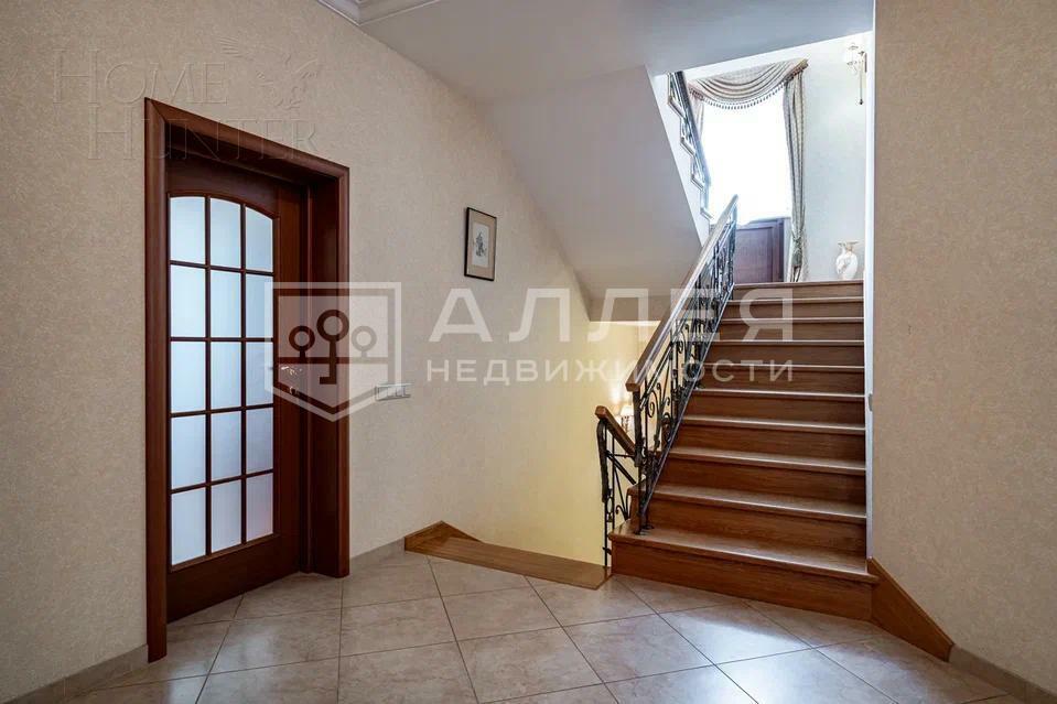 3-этажный коттедж 633 м² с отделкой
