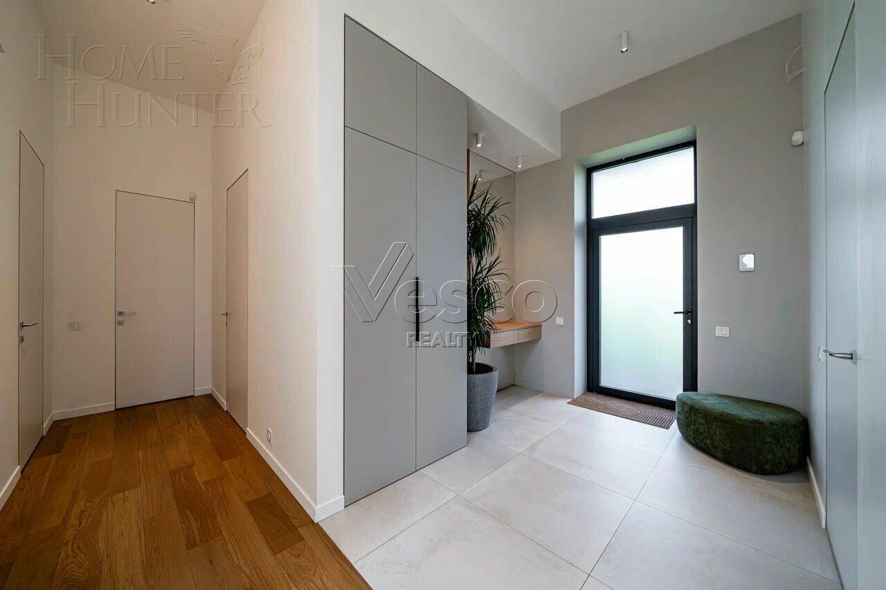 2-этажный коттедж 350 м² с отделкой