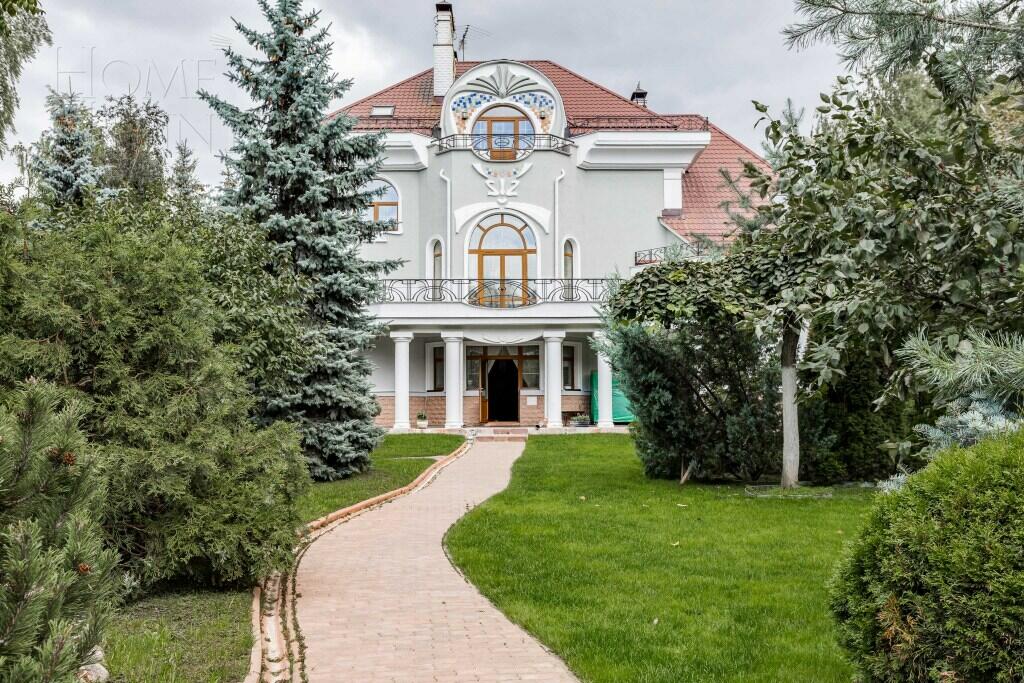 3-этажный коттедж 762 м² с отделкой