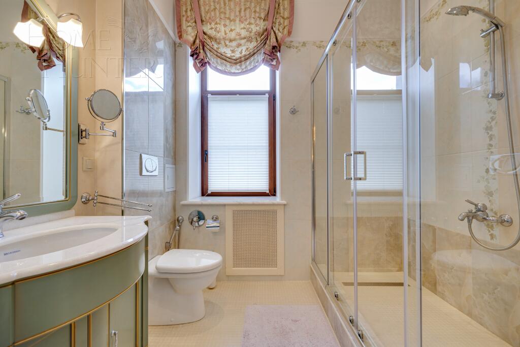 2-этажный коттедж 550 м² с отделкой