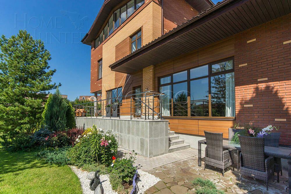 3-этажный коттедж 980 м² с отделкой