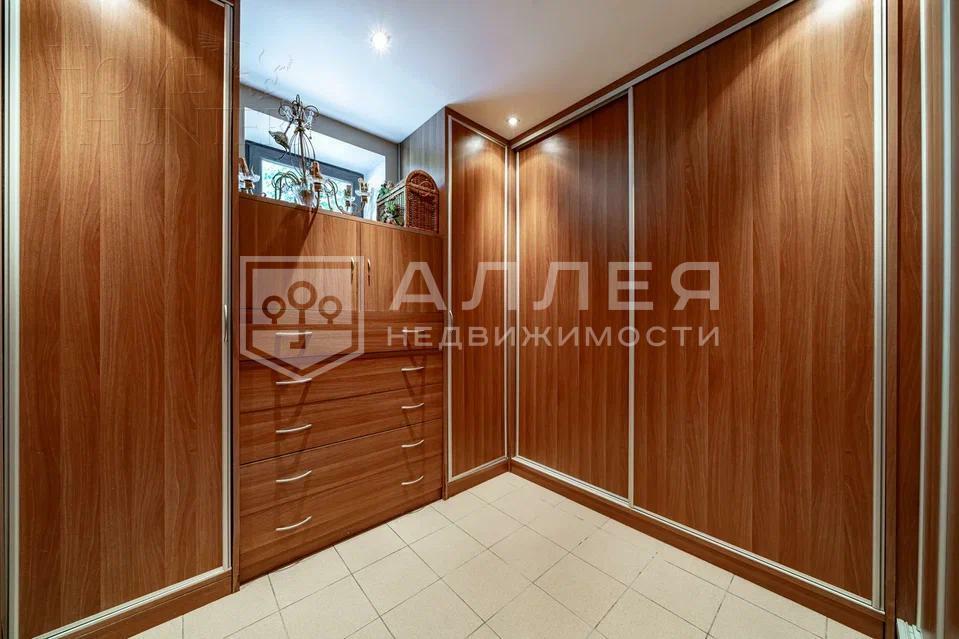 3-этажный коттедж 633 м² с отделкой