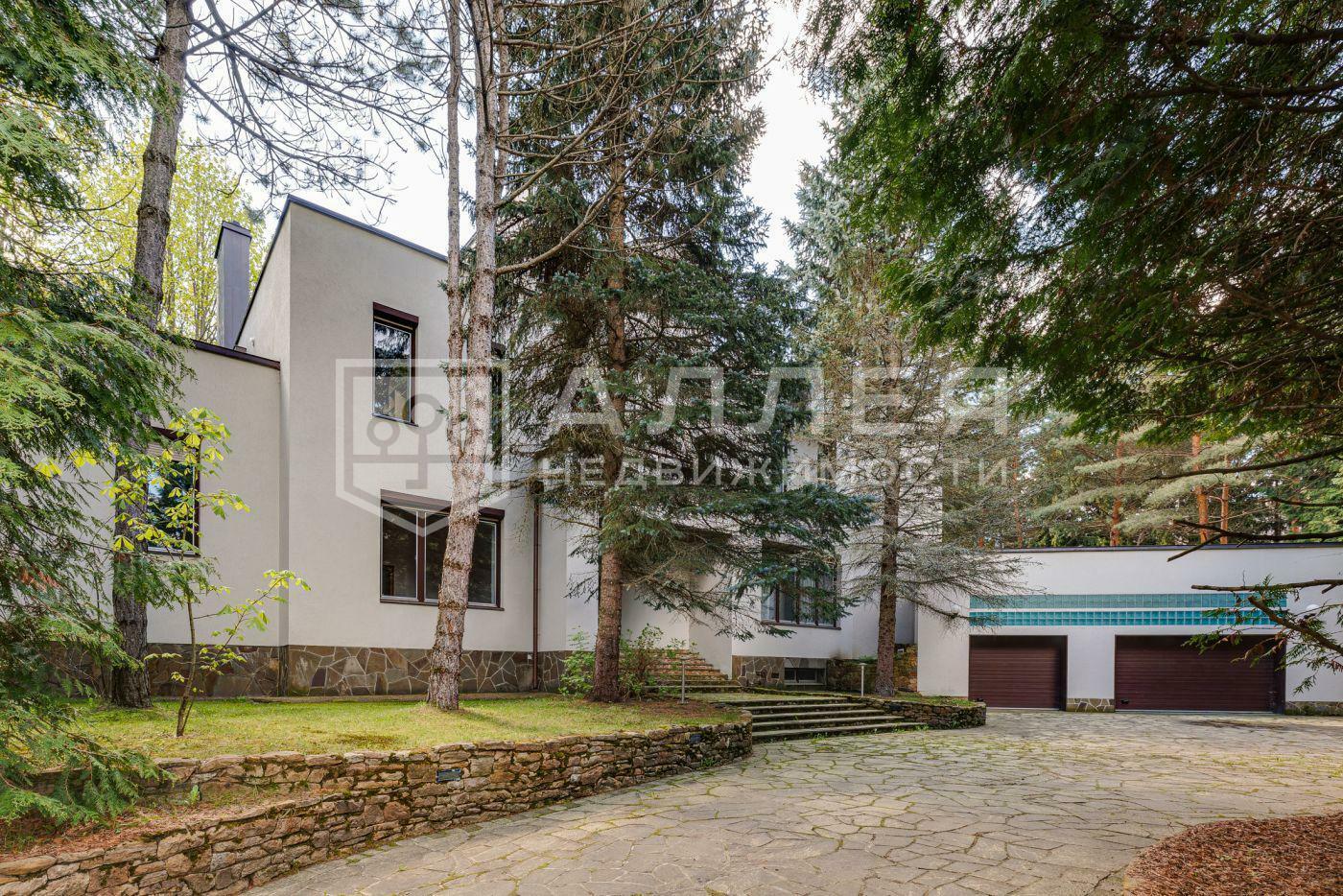 2-этажный коттедж 840 м² с отделкой