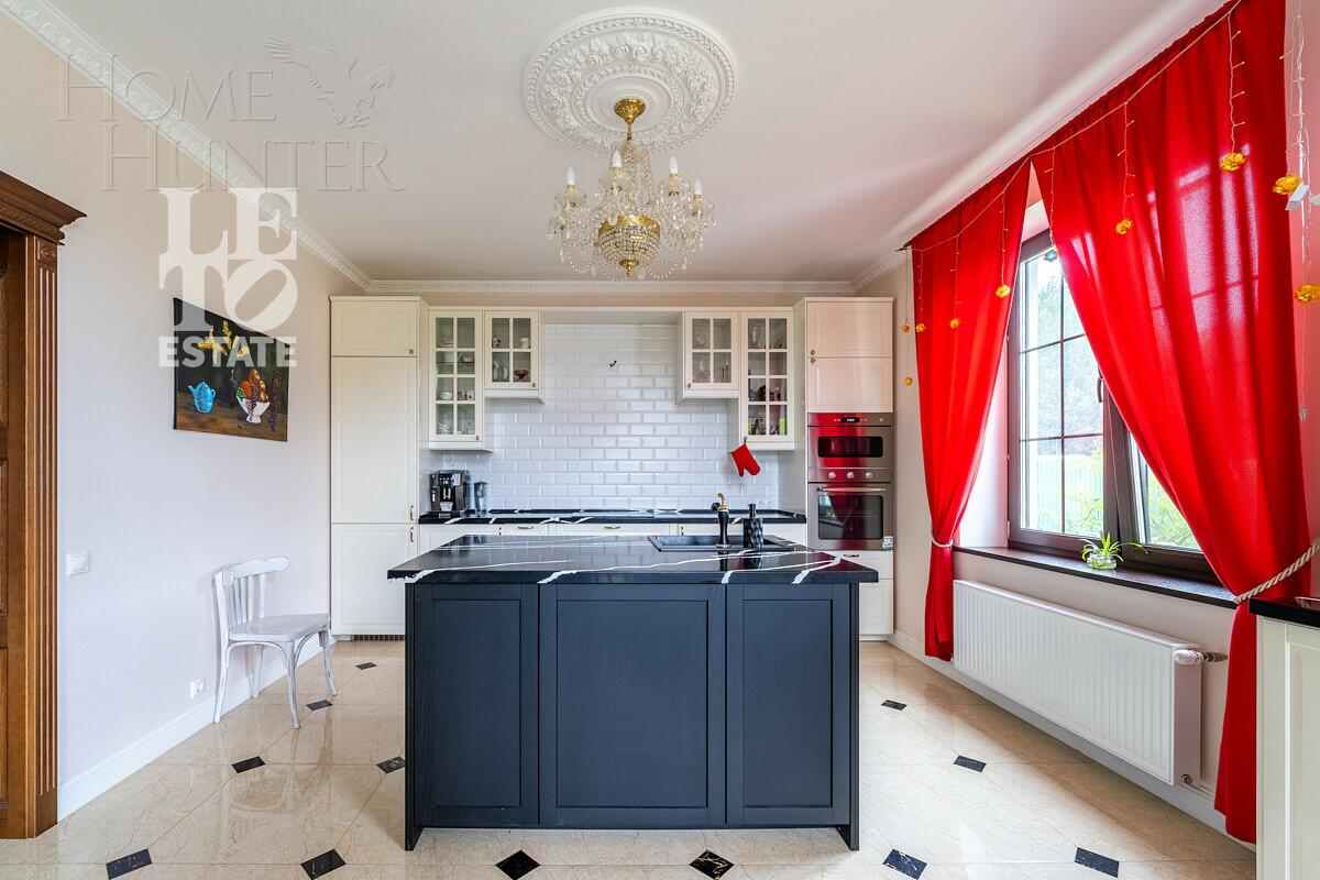 2-этажный коттедж 318.7 м² с отделкой