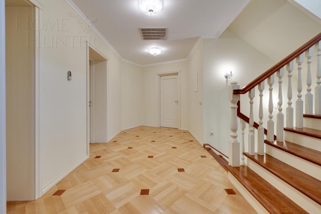 2-этажный коттедж 550 м² с отделкой