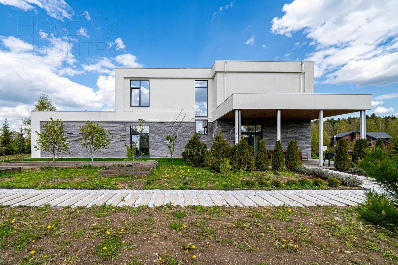 2-этажный коттедж 350 м² с отделкой