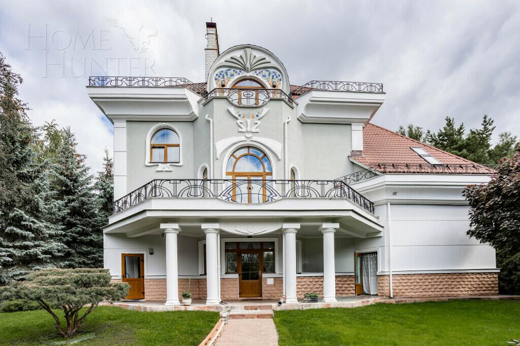 3-этажный коттедж 762 м² с отделкой