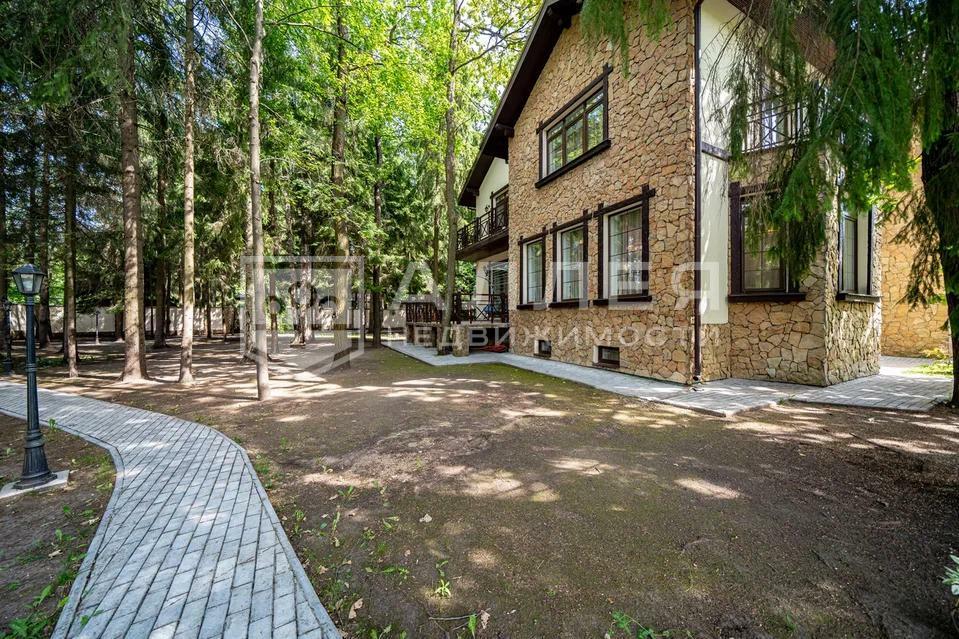 3-этажный коттедж 633 м² с отделкой