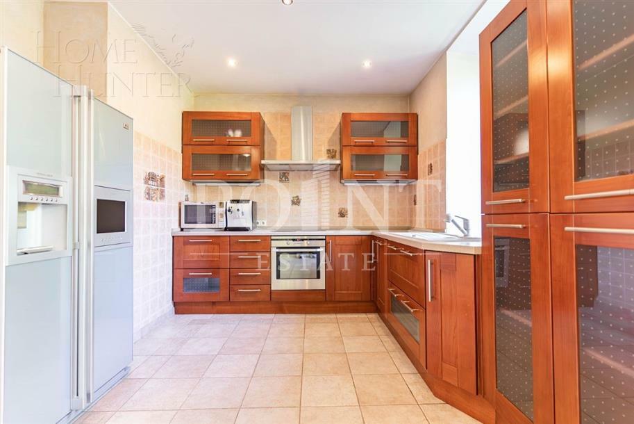 2-этажный коттедж 350 м² с отделкой