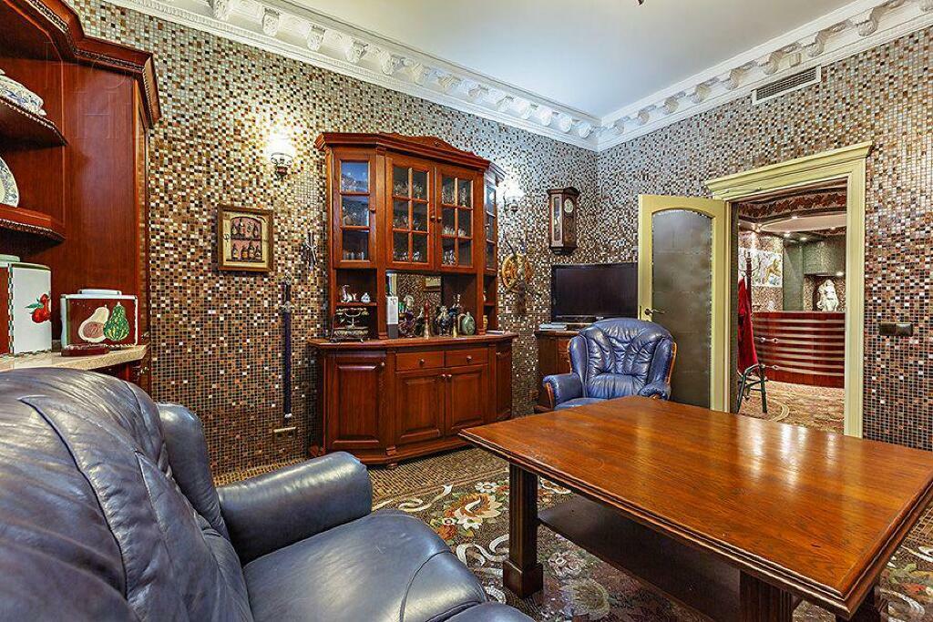 2-этажный коттедж 1 400 м² с отделкой