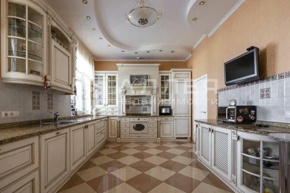 2-этажный коттедж 820 м² с отделкой