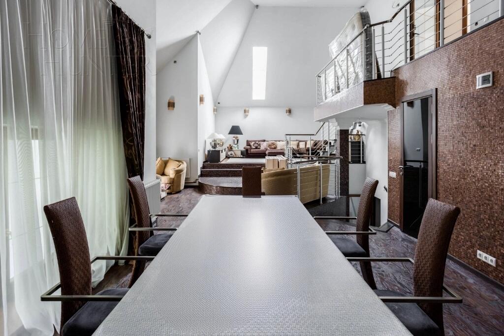 3-этажный коттедж 762 м² с отделкой