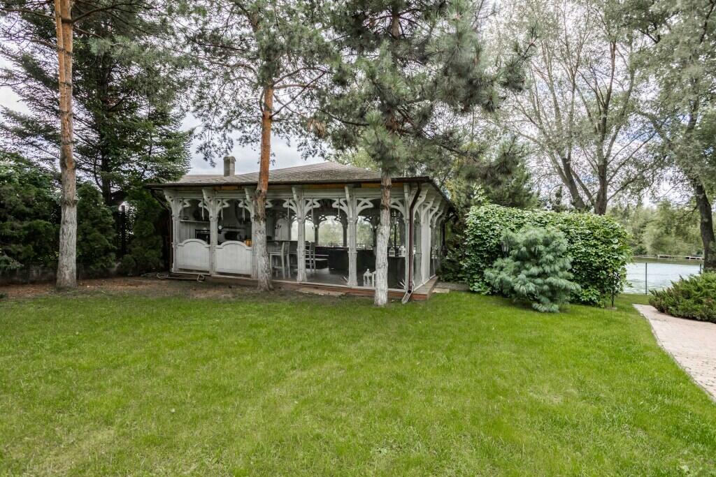 3-этажный коттедж 762 м² с отделкой