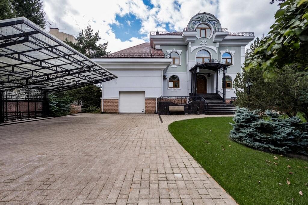 3-этажный коттедж 762 м² с отделкой