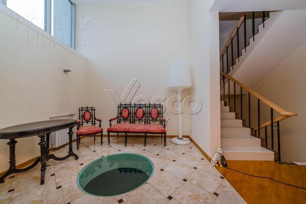 3-этажный коттедж 980 м² с отделкой