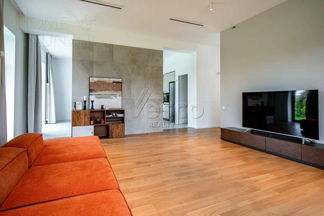 2-этажный коттедж 350 м² с отделкой