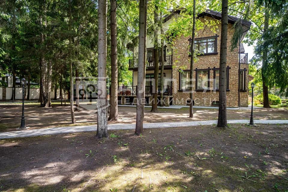 3-этажный коттедж 633 м² с отделкой